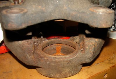 Elan type 14 caliper no groove.JPG and 